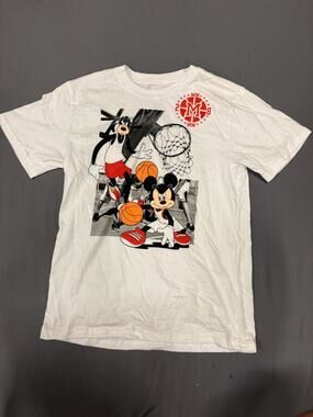 Disney Mickey Mouse Basketball T-Shirt White Sports Graphic Tee Youth MED